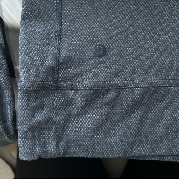 Lululemon Slitstream Long Sleeve Crew Rare Small - Picture 3 of 3